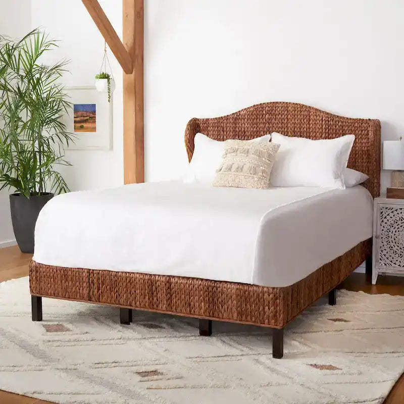 SAFAVIEH Regine Coastal Rattan Bed